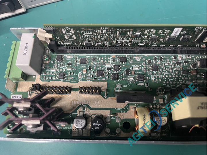 安捷伦Agilent  N6702电源开机输出报错UNR维修